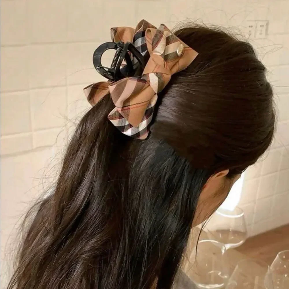 NEW 1pc Designer-Style Classic Novacheck Hair Clip
